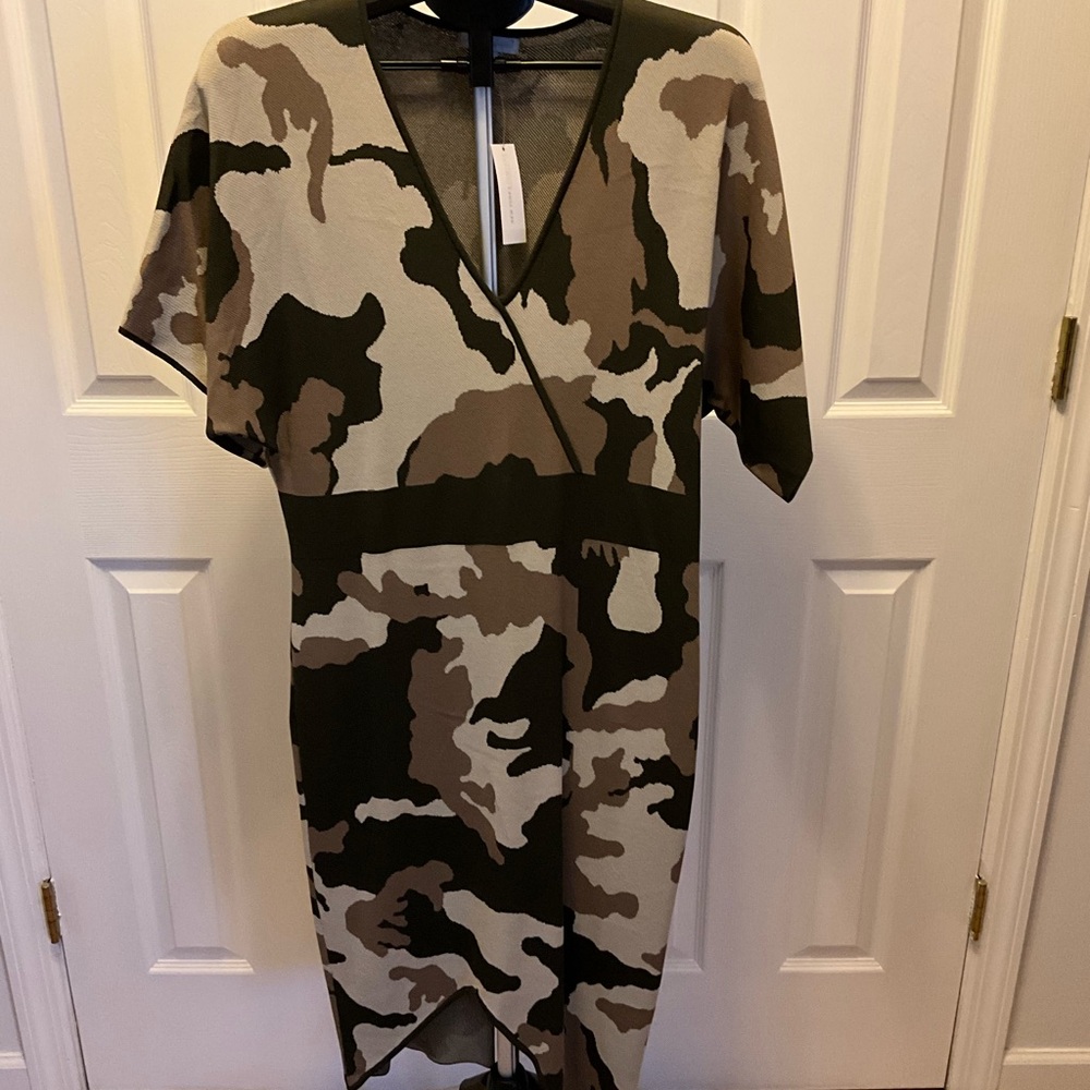 New York & Company Asymmetrical Camouflage Dress. (Size XL)